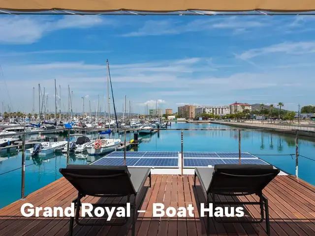 Boat Haus Mediterranean 12X4,5 ROYAL Houseboat