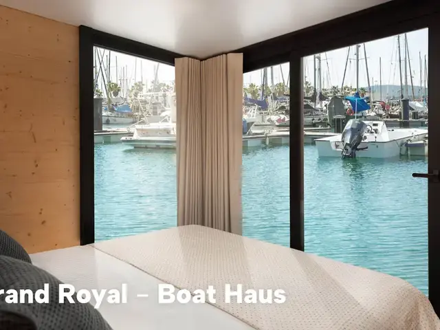 Boat Haus Mediterranean 12X4,5 ROYAL Houseboat