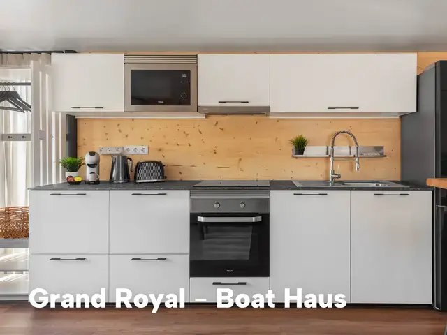 Boat Haus Mediterranean 12X4,5 ROYAL Houseboat