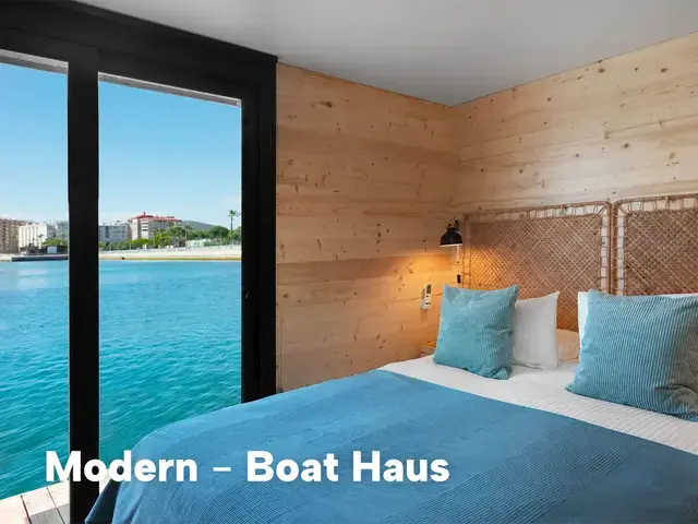 Boat Haus Mediterranean 8X4 MODERN Houseboat