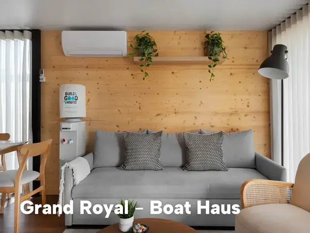 Boat Haus Mediterranean 12X4,5 ROYAL Houseboat