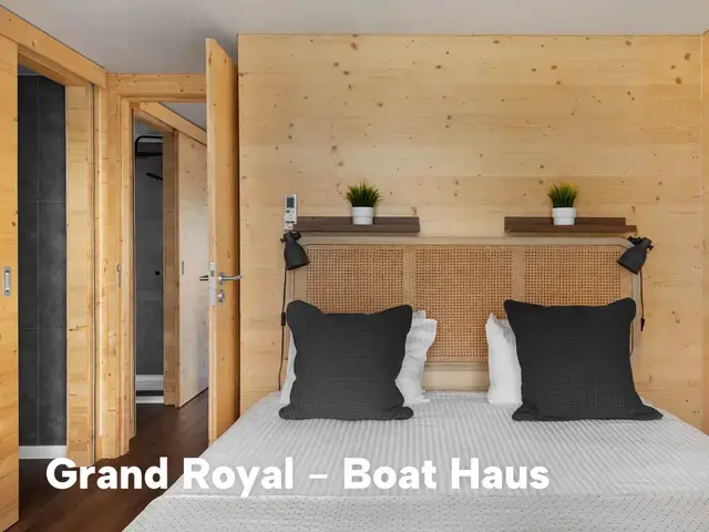 Boat Haus Mediterranean 12X4,5 ROYAL Houseboat