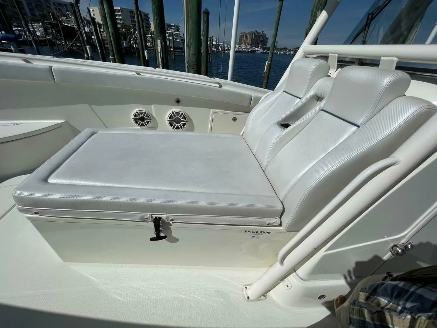 2015 Custom 3400 center console