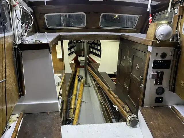 Classic 25' Gaff Cutter