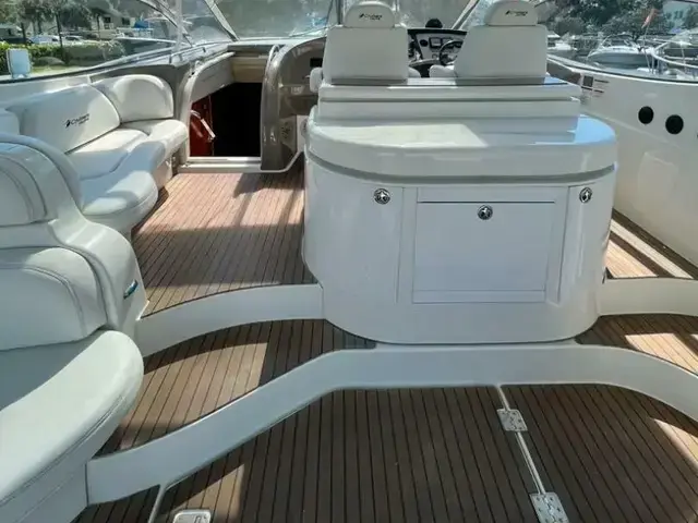 Cruisers Yachts 560 Express