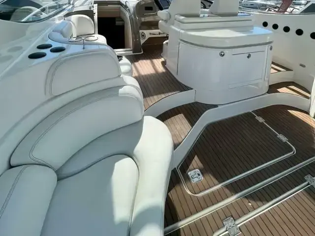 Cruisers Yachts 560 Express