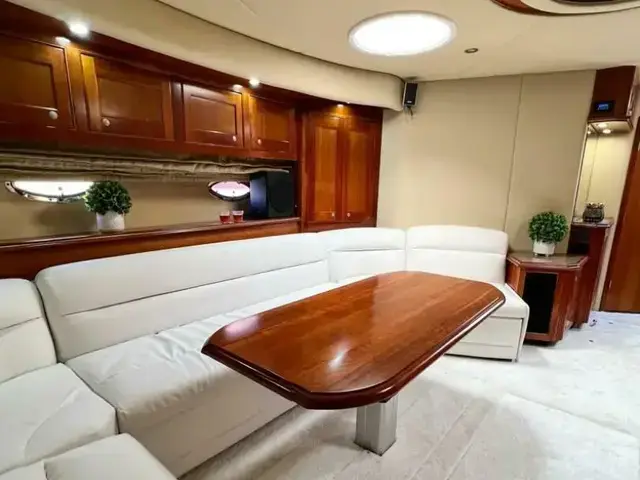 Cruisers Yachts 560 Express