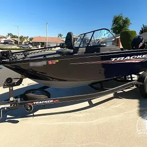 2022 Tracker Boats Pro Guide V-175 Combo