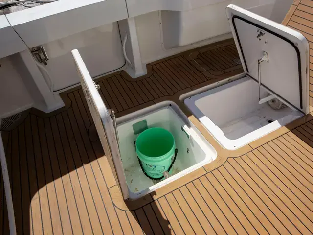 Viking Yachts 65 Enclosed