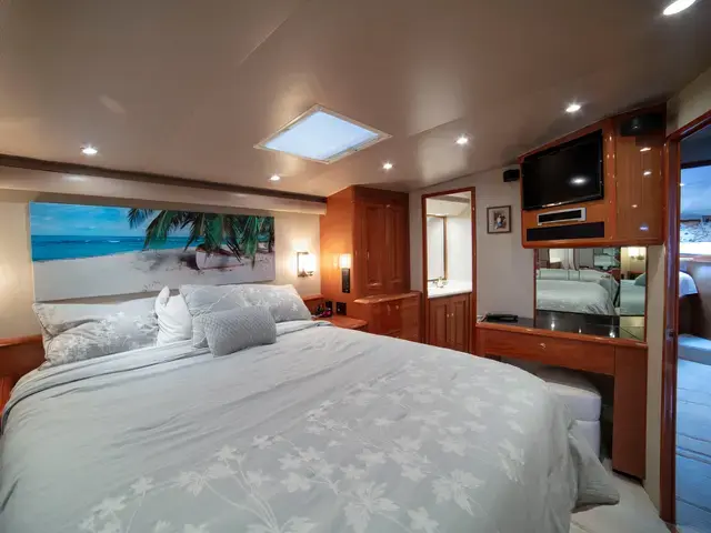 Viking Yachts 65 Enclosed