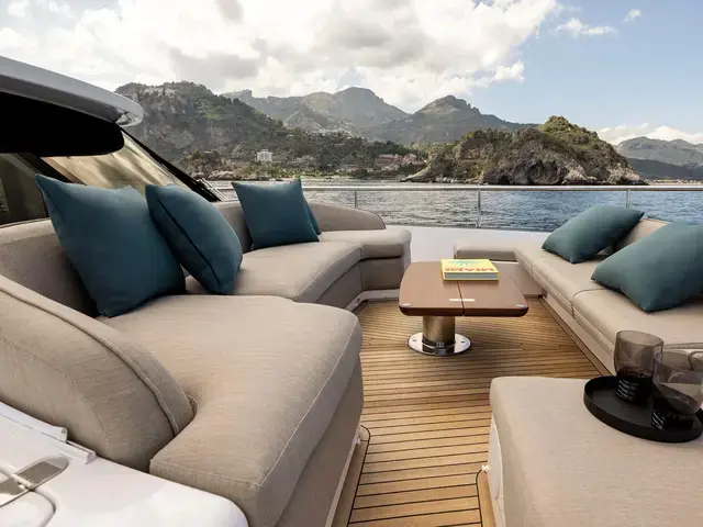 Azimut Magellano 60