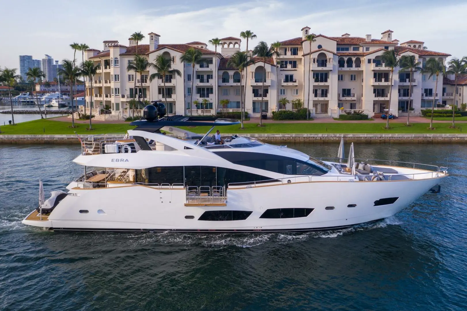 2015 Sunseeker yacht 28m