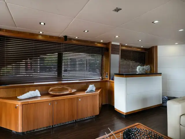 Sunseeker Yacht 90