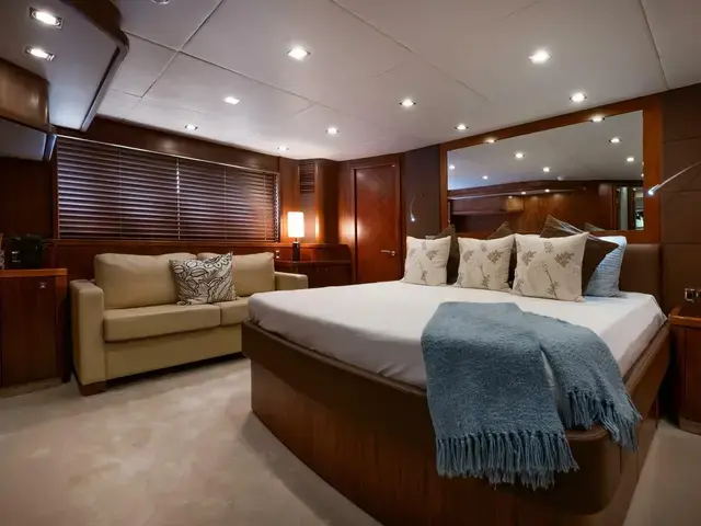 Sunseeker Yacht 90