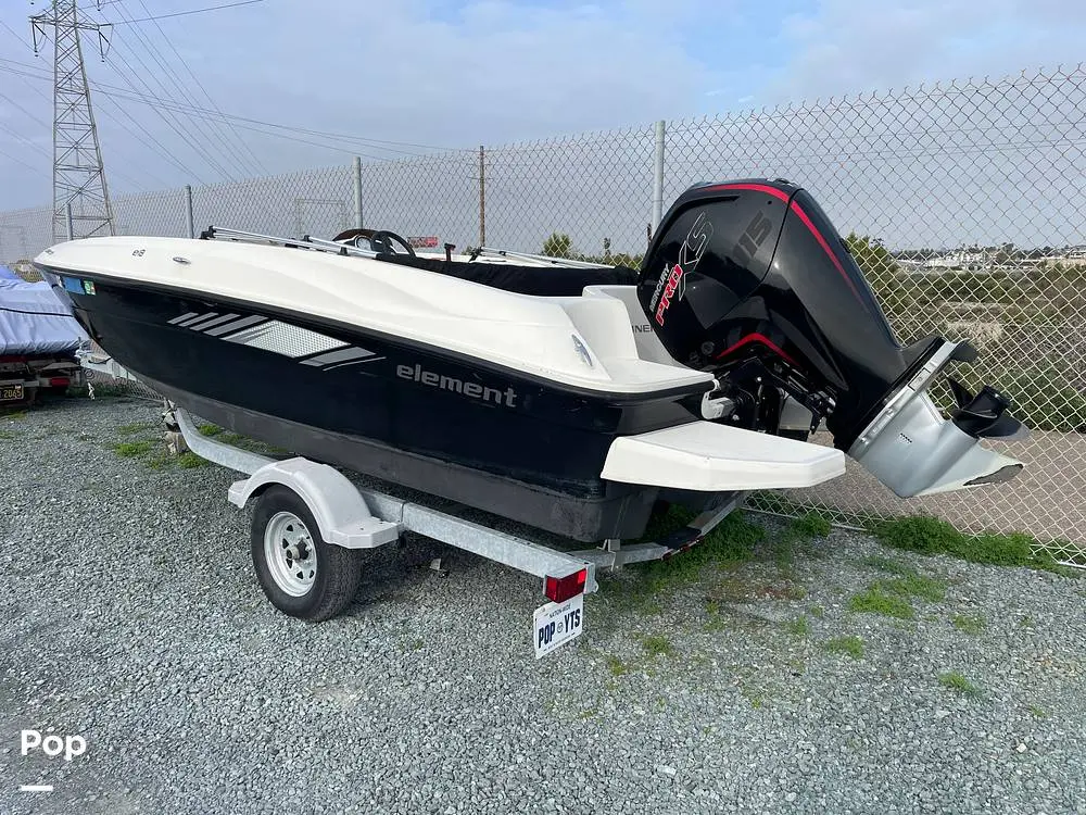 2022 Bayliner element e18