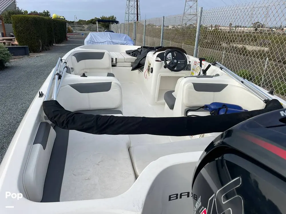 2022 Bayliner element e18