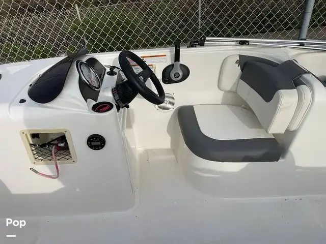 Bayliner Element E18