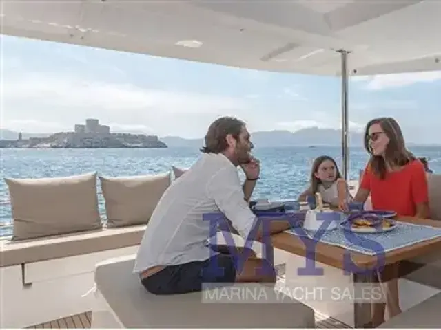 Fountaine Pajot Astrea 42