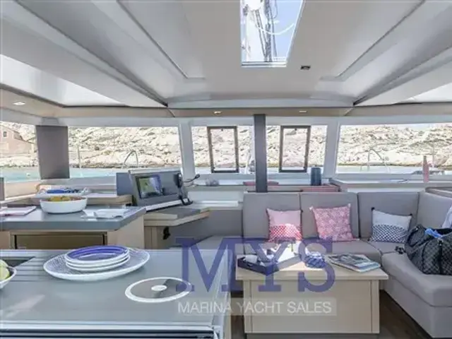 Fountaine Pajot Astrea 42