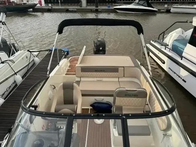 Bayliner VR5 Outboard