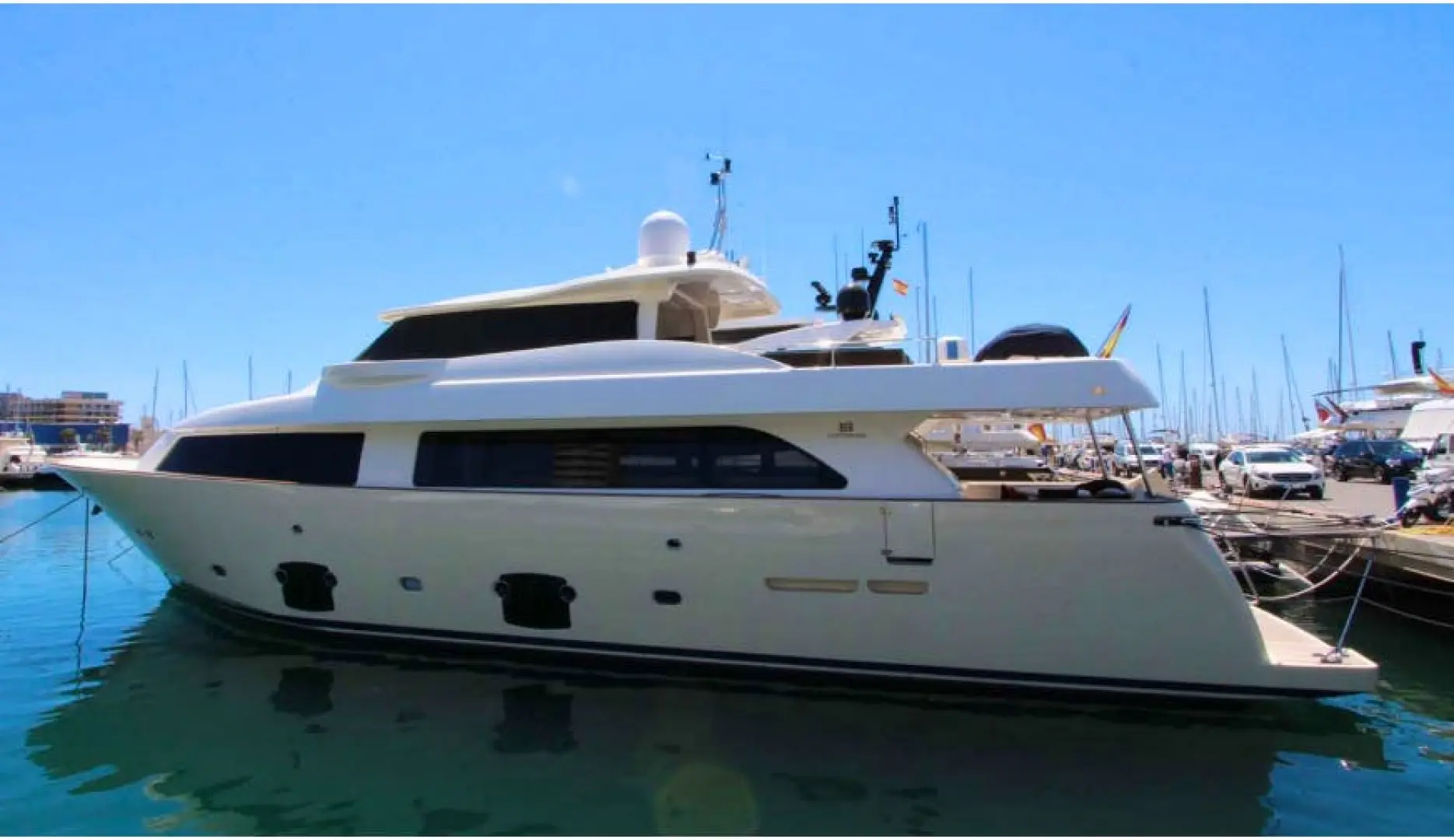 2009 Ferretti custom line navetta 26