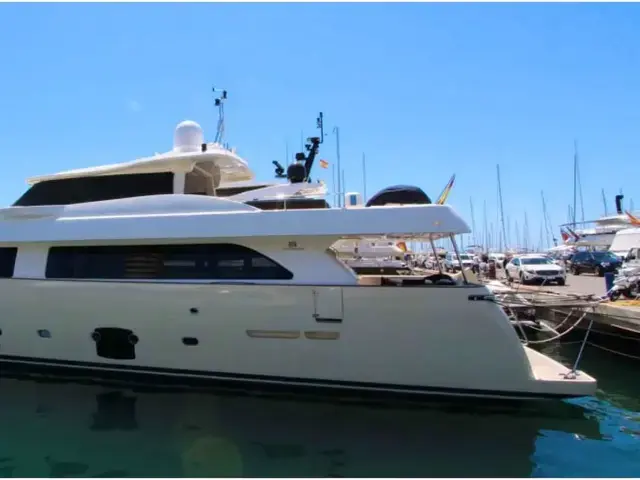 Ferretti Yachts Custom Line Navetta 26