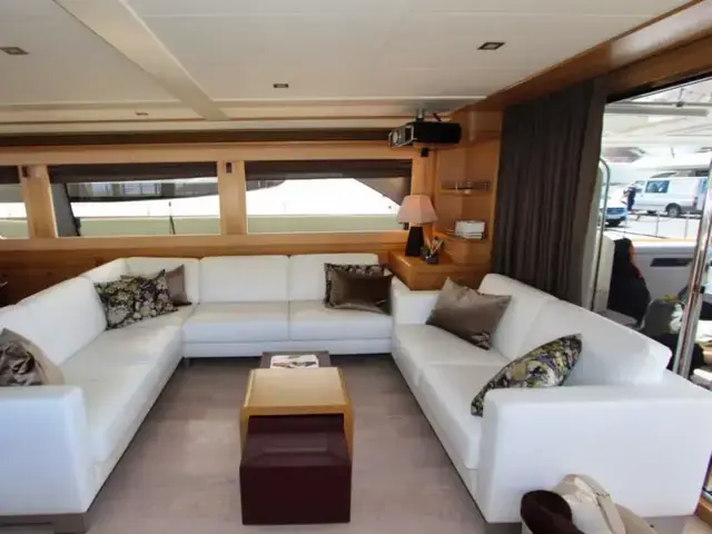 Ferretti Yachts Custom Line Navetta 26