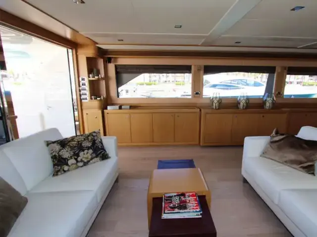 Ferretti Yachts Custom Line Navetta 26