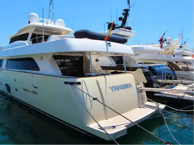 Ferretti Yachts Custom Line Navetta 26