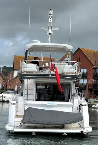 2022 Azimut flybridge 50 t top