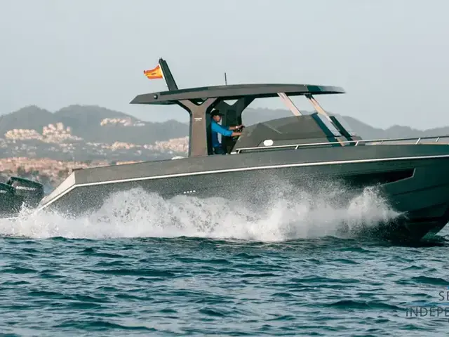 Tesoro Yachts T38 Power Cat