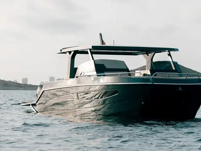 Tesoro Yachts T38 Power Cat