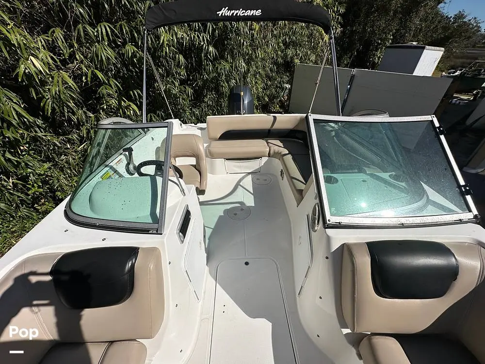 2016 Hurricane sundeck 187