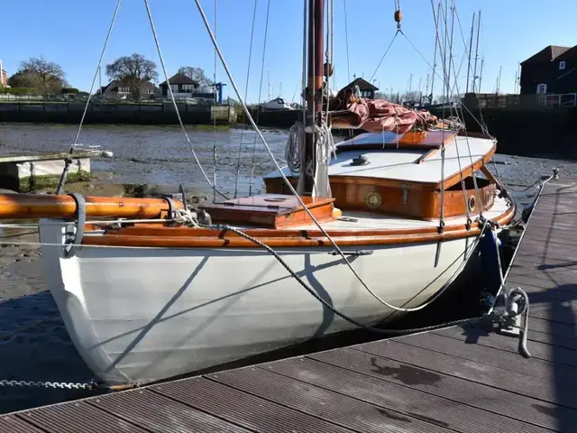 Classic Elkins Centreboard Gaff Cutter