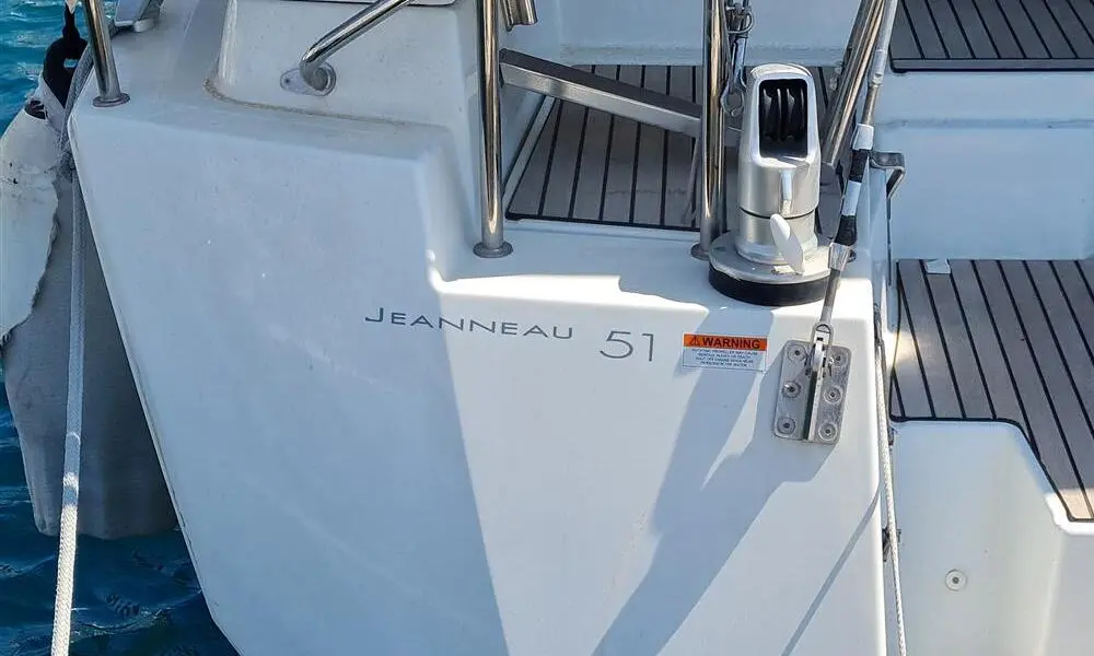 2021 Jeanneau 51 yacht