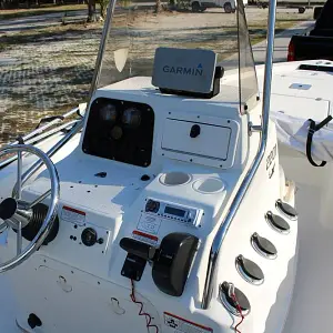 2010 Mako 2201 Inshore