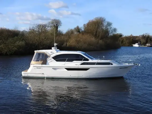 Broom Boats 35 Coupe