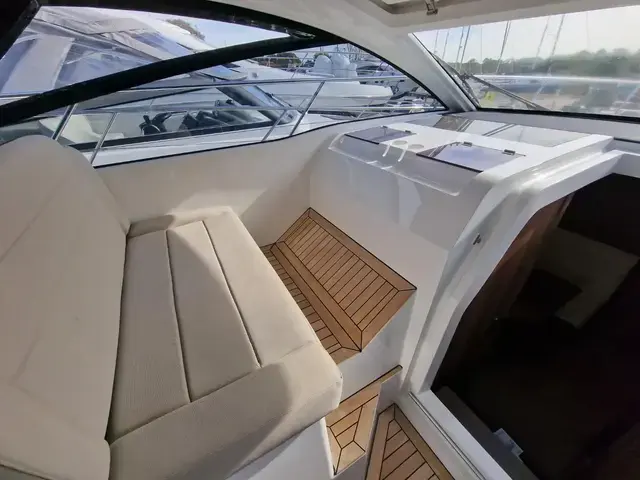 Sealine S 330