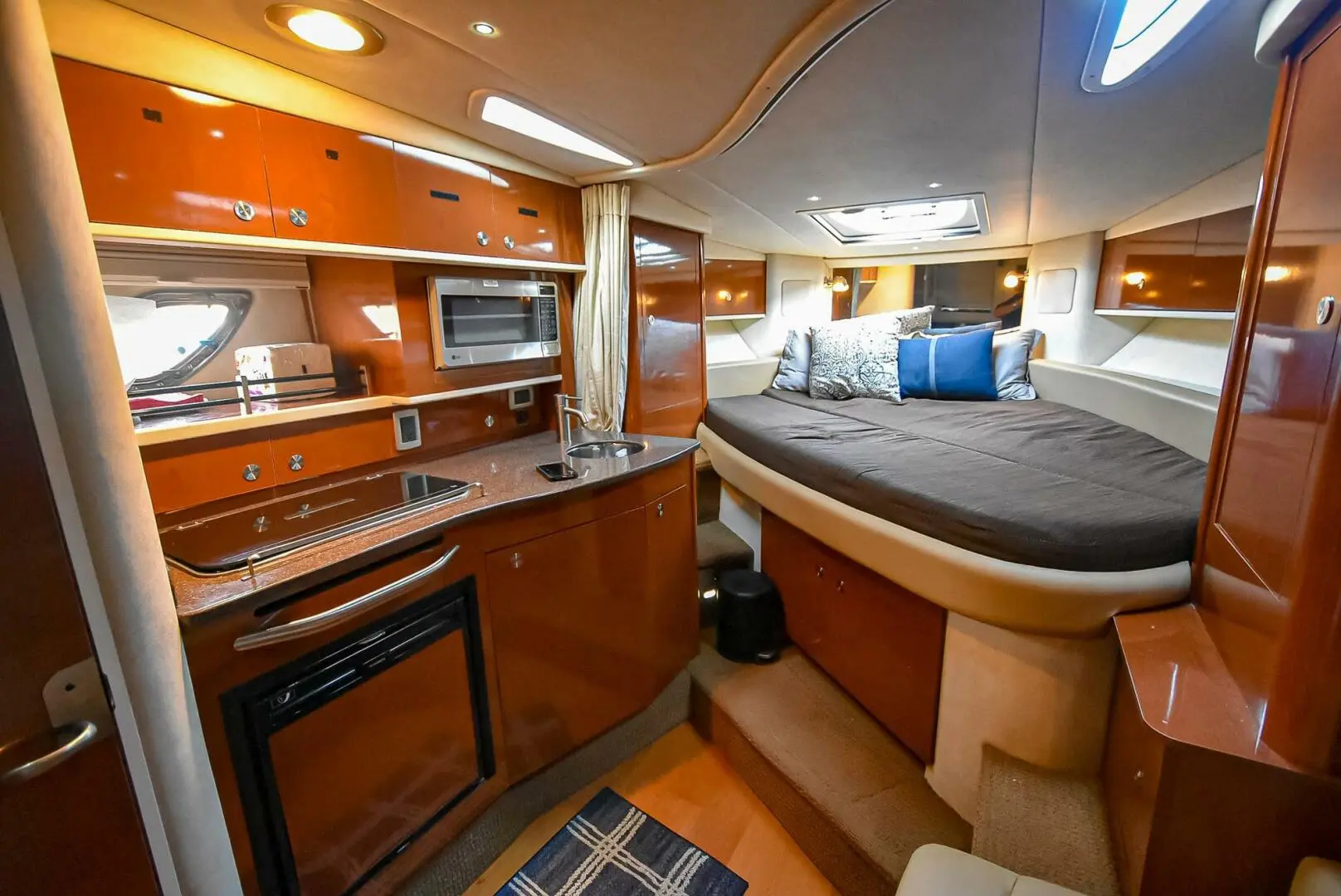 2013 Sea Ray sundancer 330