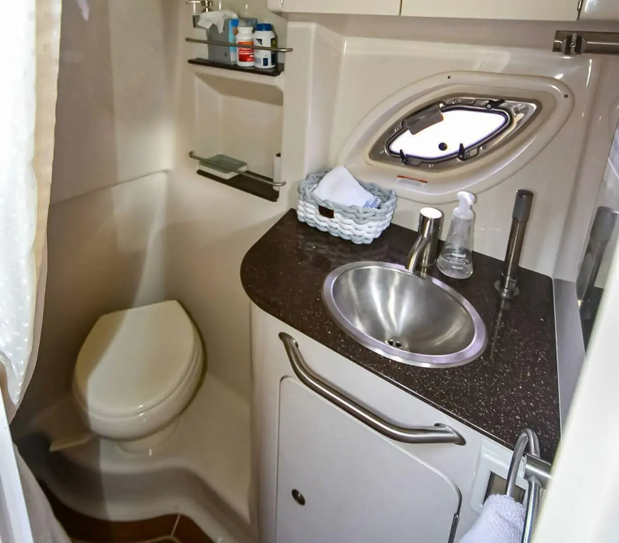 2013 Sea Ray sundancer 330