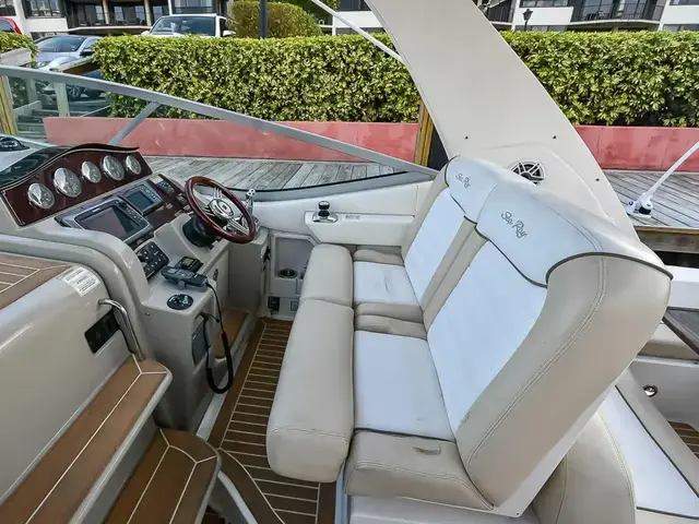 Sea Ray 330 Sundancer