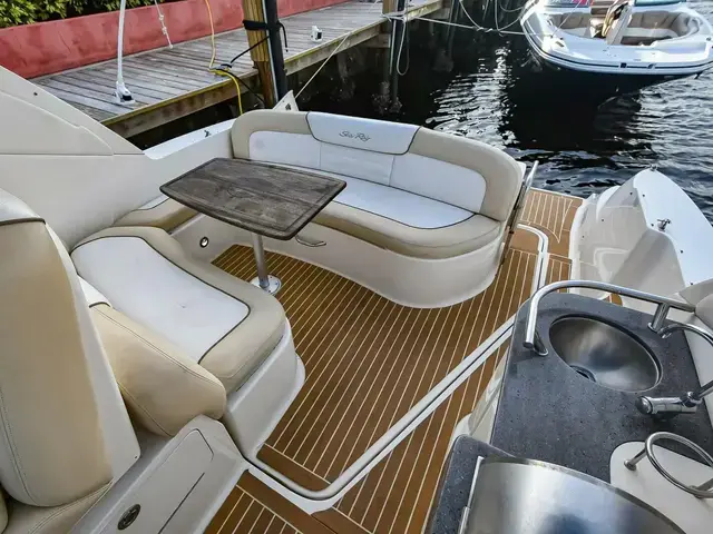 Sea Ray 330 Sundancer