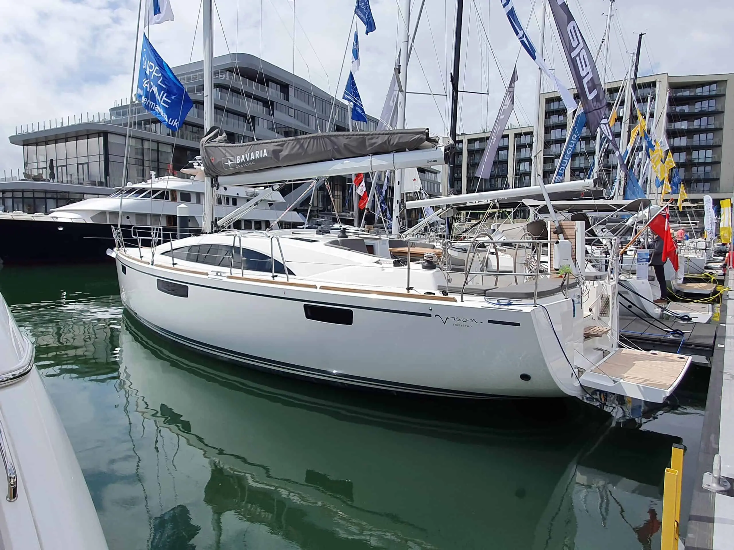 2020 Bavaria vision 42