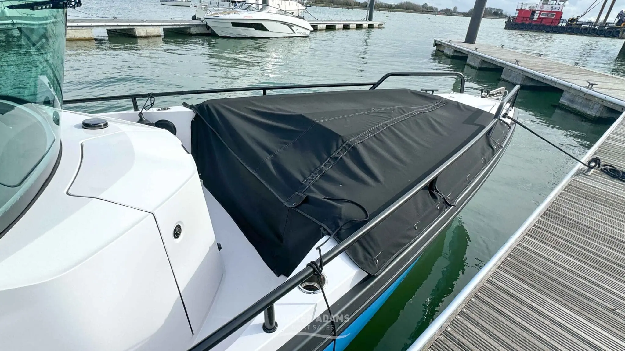 2022 Axopar 28 cabin