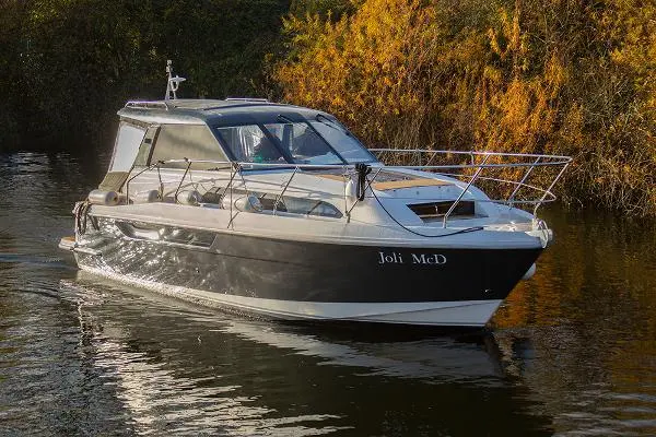 Broom Boats 30 HT Coupe