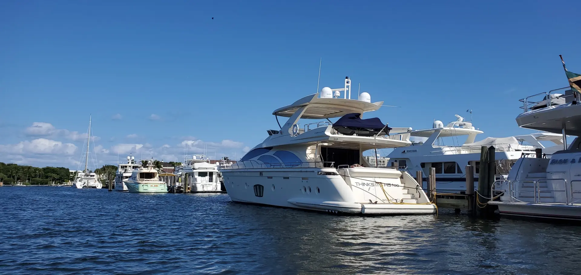 2008 Azimut flybridge