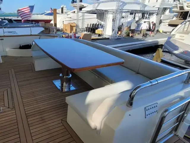 Azimut Flybridge