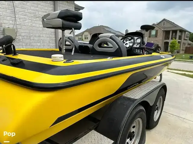 Skeeter Zx 200