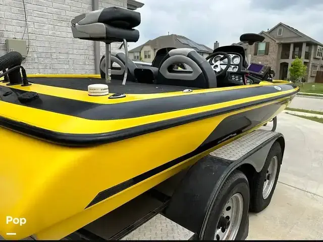 Skeeter Zx 200