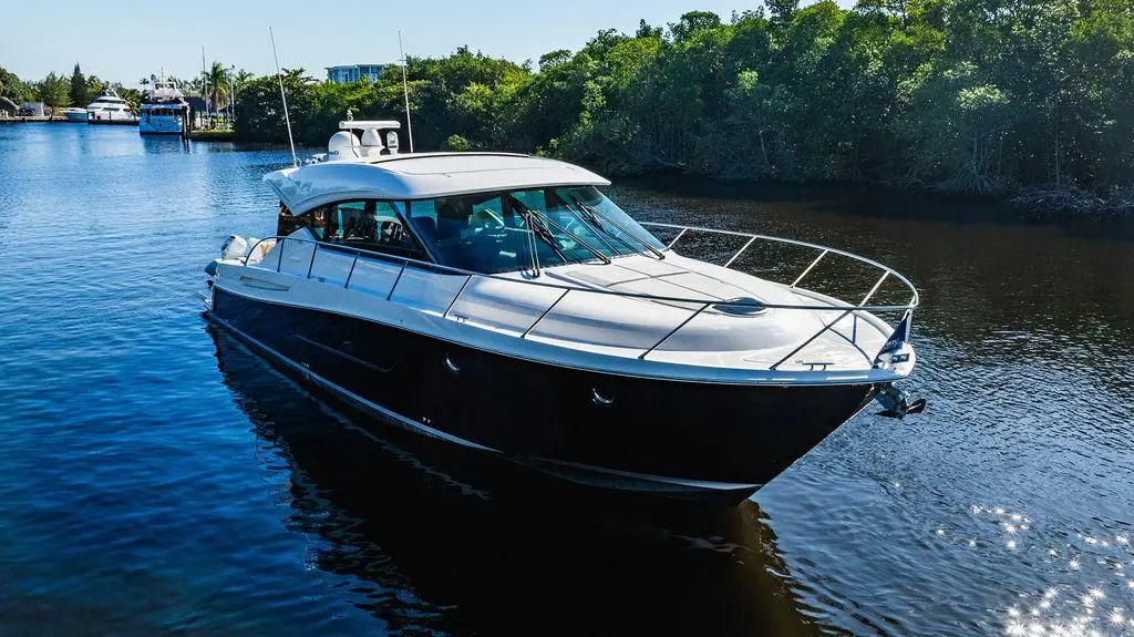 2017 Tiara 53 coupe